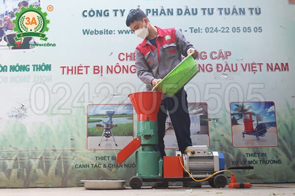 Tận dụng phụ phẩm nông nghiệp để làm cám viên