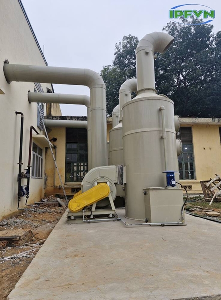 Tháp hấp thụ trong dây chuyền đốt rác – xử lý đồng thời khí axit và VOCs