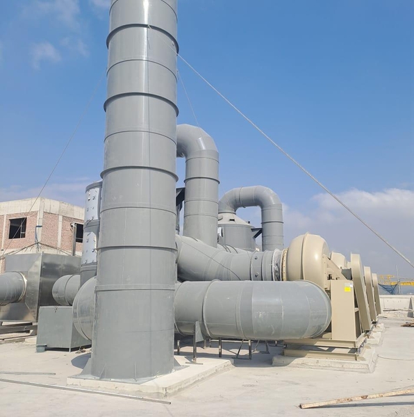 Ứng dụng thực tế của tháp xử lý khí thải trong từng ngành công nghiệp