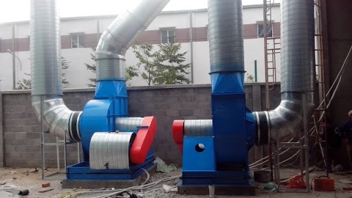 Tại Sao Xử Lý Môi Trường Công Nghiệp Không Thể Thiếu Quạt Ly Tâm Hút Bụi – Khói – Khí Thải?