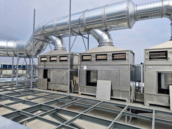 Lốc xoáy xử lý hơi polymer trong khu dân cư.