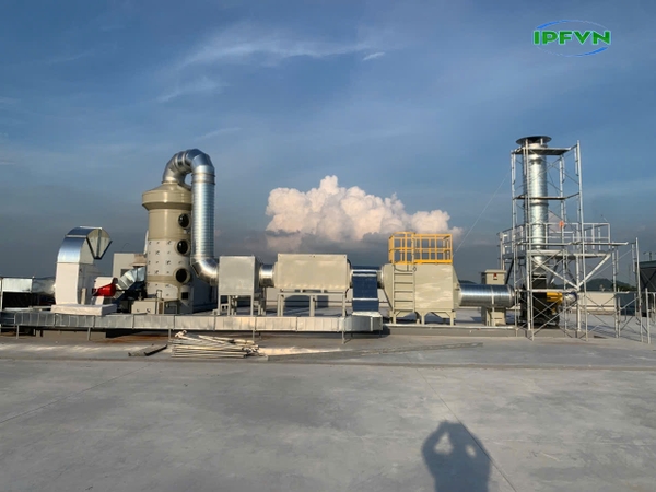 Vai trò của tháp hấp phụ than hoạt tính trong việc đáp ứng tiêu chuẩn khí thải công nghiệp
