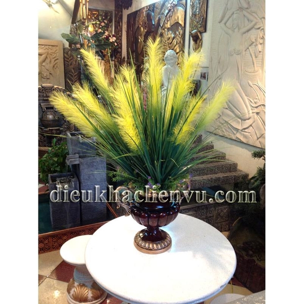 Chậu Châu Âu có tai hoa lau