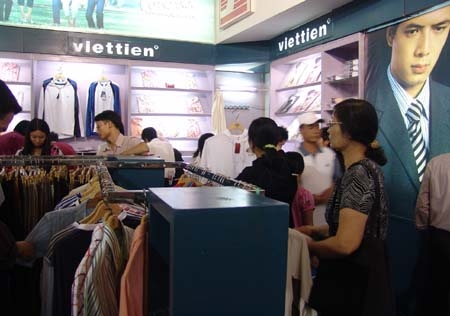 Thời trang cao cấp thương hiệu Việt tìm cách chiếm lĩnh thị trường