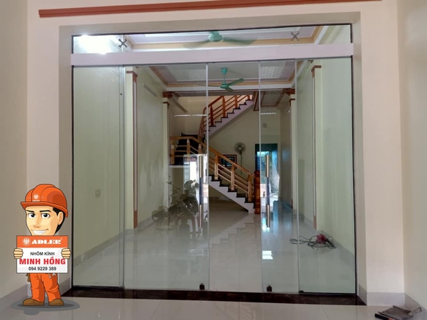 5 LÝ DO NÊN CHỌN CỬA KÍNH LÙA TREO