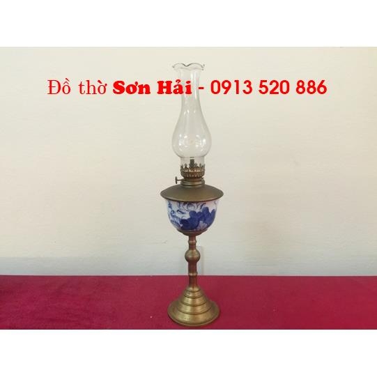 Đèn dầu sứ men lam Bát Tràng giả cổ, cao 26cm, chân đèn bằng đồng đúc, mã DC04