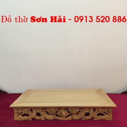 Bàn thờ gỗ treo tường bằng gỗ Pơ mu, kích thước 81cm x 48cm