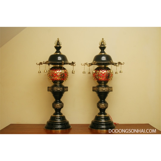 Đèn thờ cúng, đèn bàn thờ Phật bằng đồng Đài Loan cắm điện, cao 106cm, mã G702