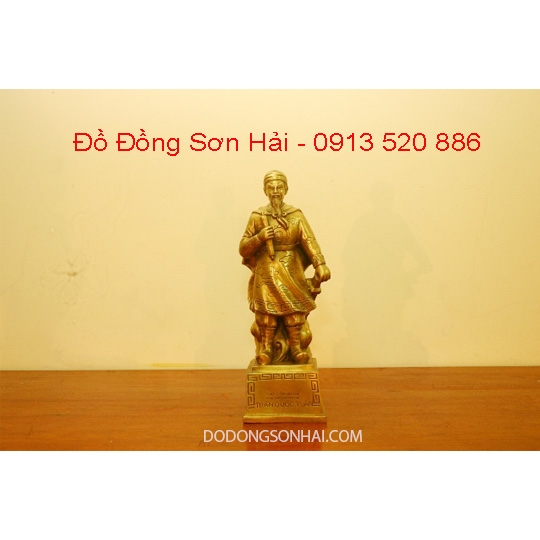 Tượng Trần Hưng Đạo bằng đồng vàng làm màu cổ cao 32cm