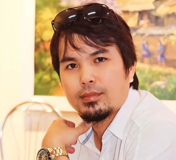 HỌA SĨ LÊ VINH - NGHỆ THUẬT VẼ TRANH BẰNG BÚT BI