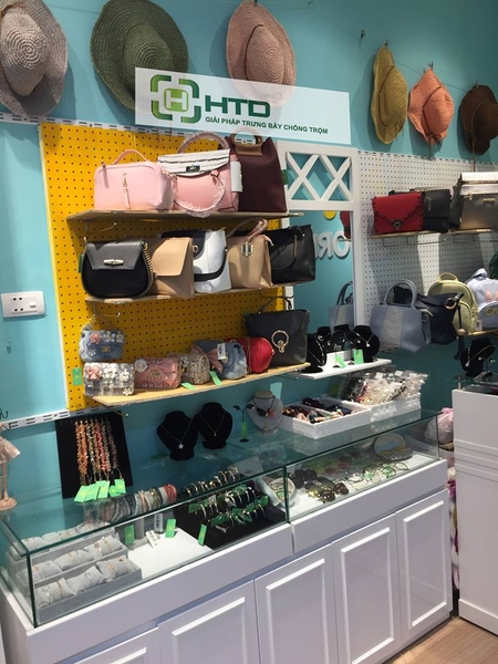 Móc treo phụ kiện thời shop trang - Kệ treo phụ kiện shop thời trang