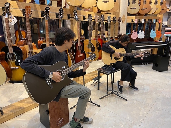 Những Điều Cần Biết Khi Mới Chơi Guitar