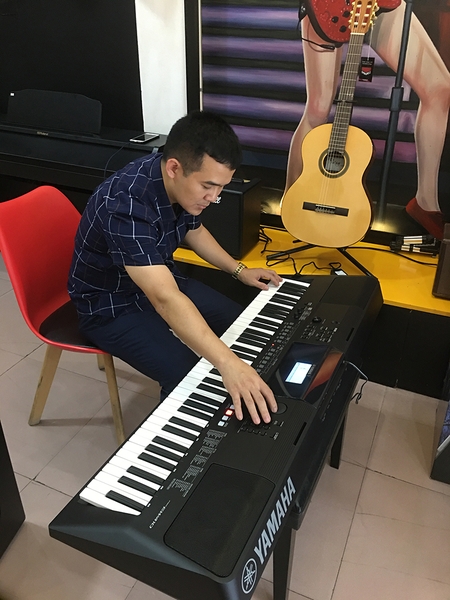 Anh Sang Mua Đàn Yamaha EW410