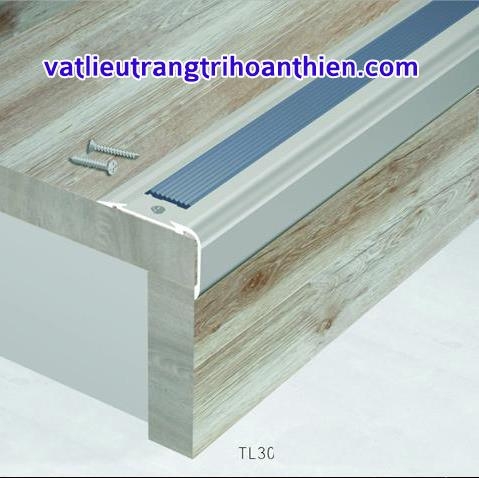 Nẹp chống trơn cầu thang TL30