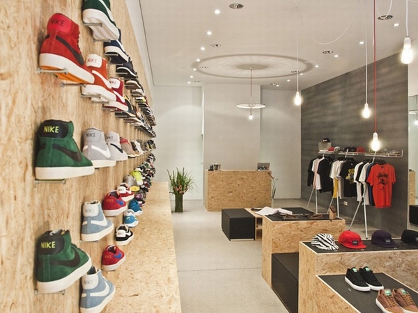Lựa chọn kệ cho shop giày như thế nào? - Tư vấn thiết kế shop tại Lào Cai