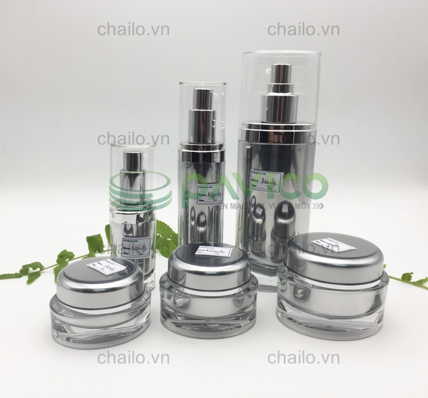 bo-chai-lo-hu-dung-kem-my-pham-mau-bac-ac-57