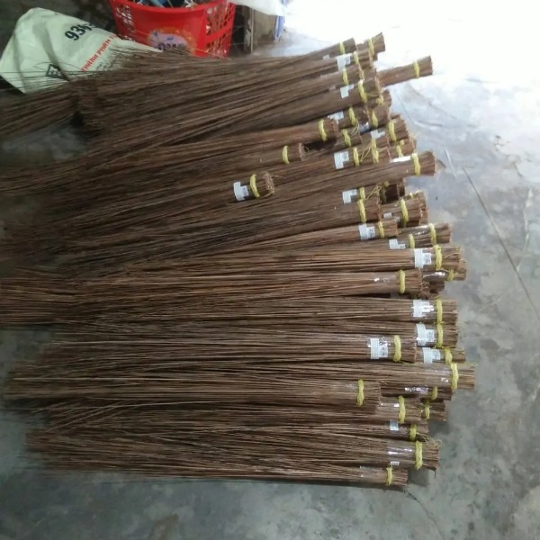 COCONUT BROOM FROM COCONUT BROOM STICKS