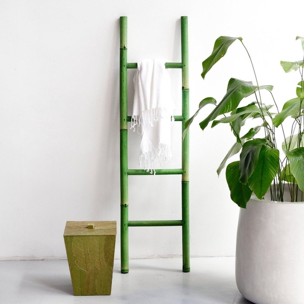 BAMBOO TOWEL RACK LADDER