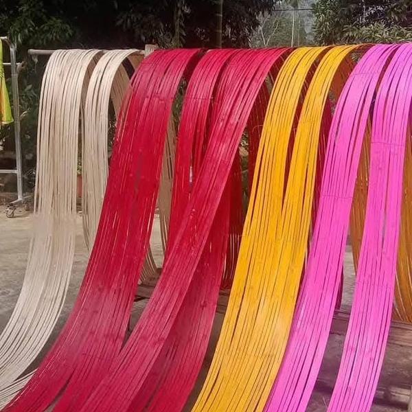 Natural bamboo strips Colorful - dyed options for weaving and decoration.