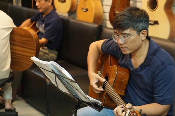 SAY GUITAR – HỌC GUITAR TỪ CƠ BẢN ĐẾN ĐỆM HÁT TỰ TIN | SAY GUITAR TPHCM