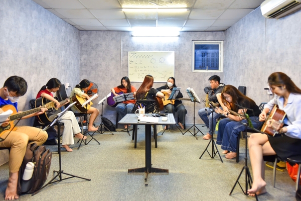 TRUNG TÂM DẠY GUITAR SAY GUITAR TẠI PHƯỜNG VƯỜN LÀI (QUẬN 10) – ĐỊA CHỈ HỌC GUITAR UY TÍN TP.HCM