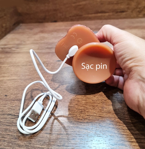 cu-gia-gan-tuong-co-gai-rung-thụt-suoi-am-dieu-khien-tu-xa-6