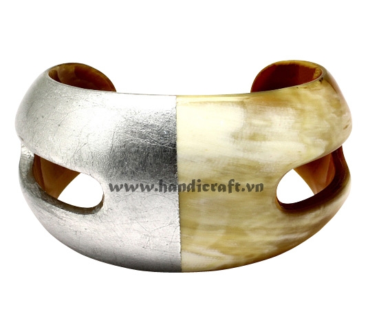 Horn & lacquer cuff bracelet