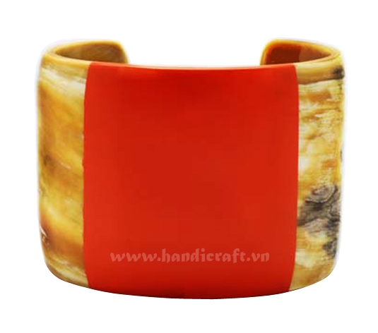 Horn & lacquer cuff bracelet