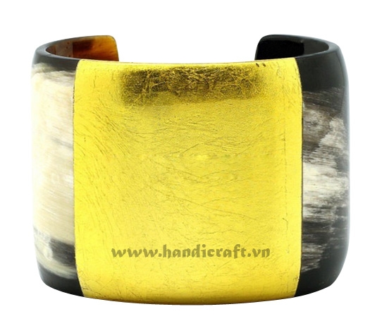 Horn & lacquer cuff bracelet