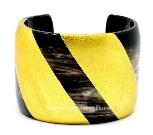 Horn & lacquer cuff bracelet