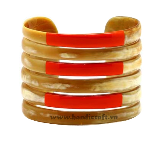 Carved horn & lacquer cuff bracelet