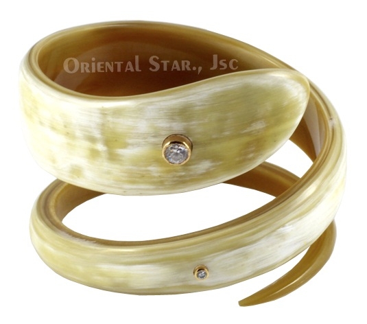 Natural rolling horn bangle bracelet with precious stone
