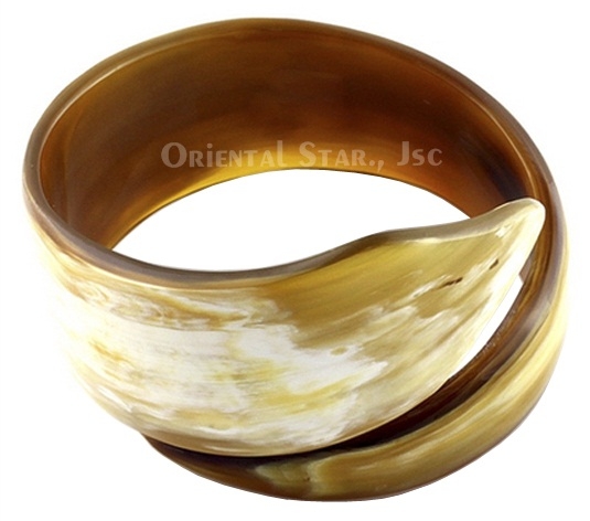 Natural rolling horn bangle bracelet