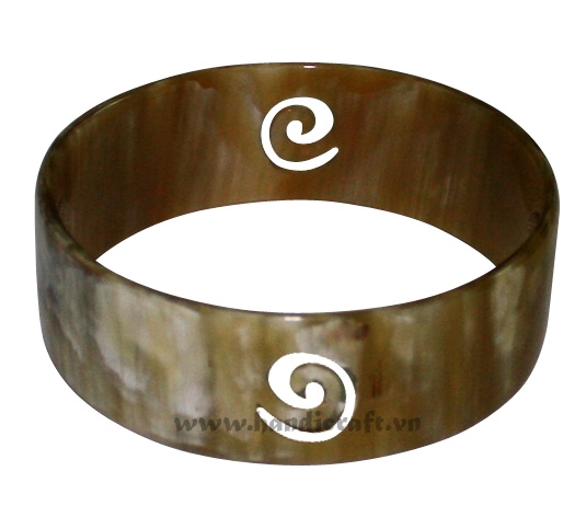 Natural carved horn bangle bracelet