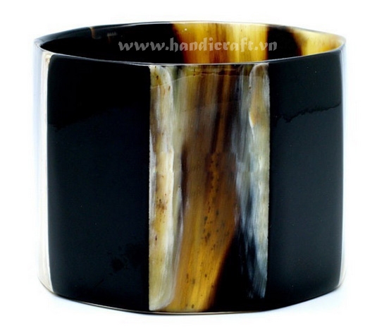 Horn & lacquer bangle bracelet