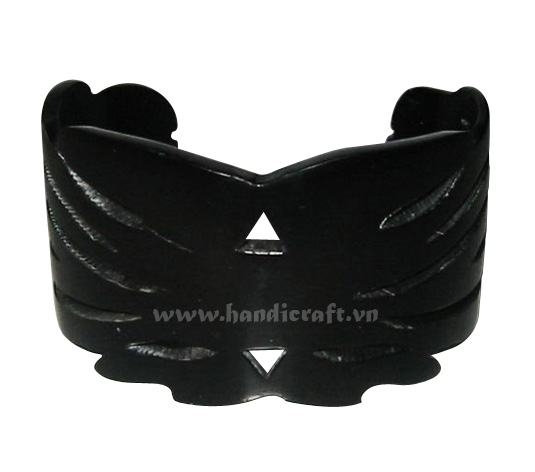 Horn cuff bracelet