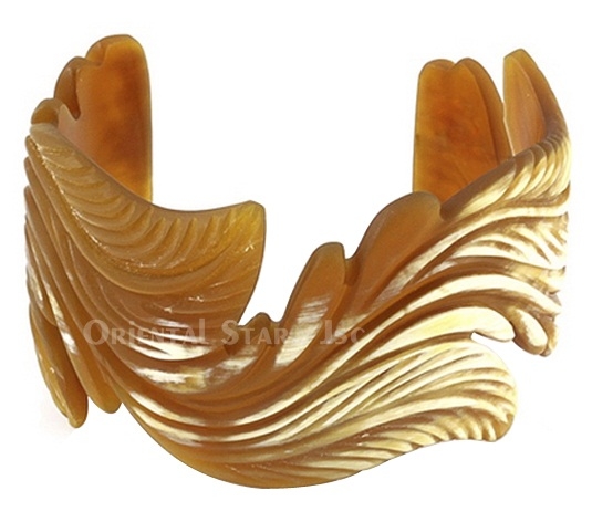 Natural horn carved cuff bracelet