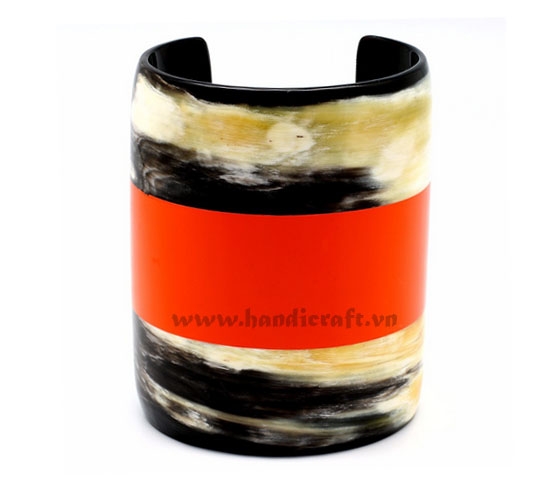 Dark horn & lacquer cuff bracelet