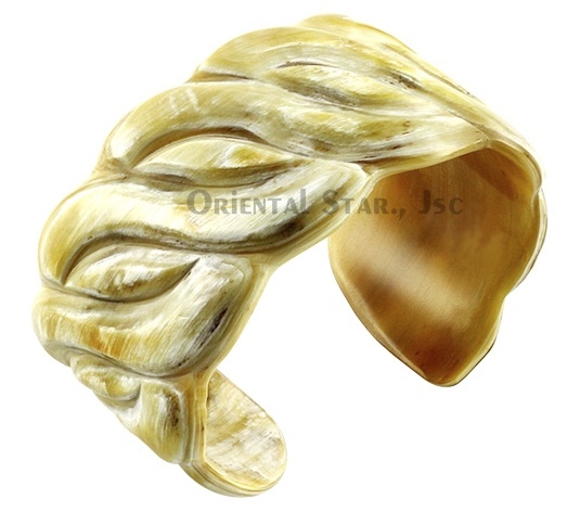 Natural horn carved bracelet