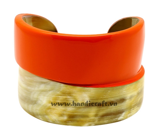 Horn & lacquer bangle bracelet