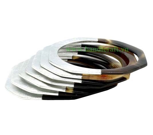 Set of 7 horn & lacquer bangle bracelet