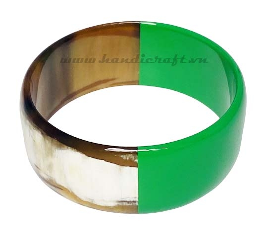 Horn & lacquer bangle bracelet