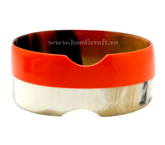 Buffalo horn bangle bracelet with half lacquer