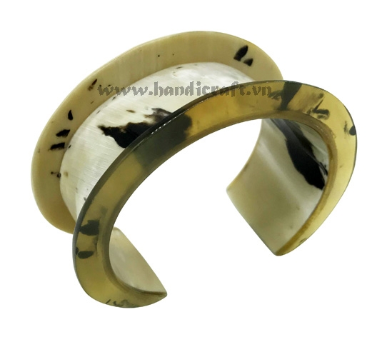 Natural horn bracelet