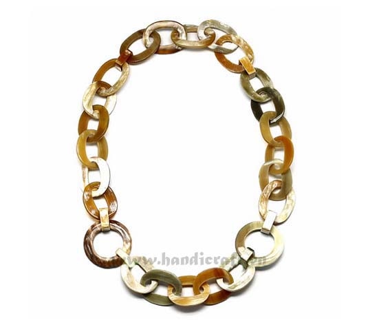 Oval & round horn necklace