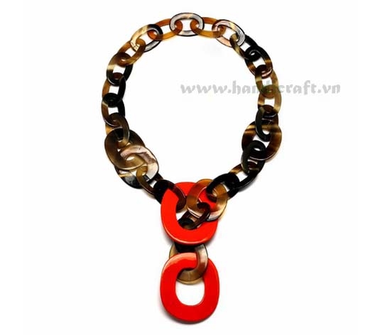 Natural horn & red lacquer necklace