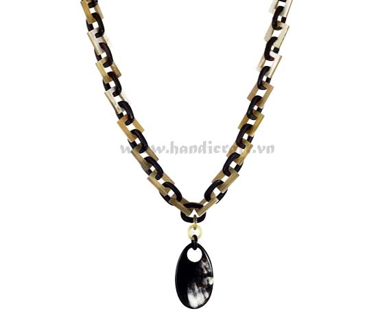 Oval & rectangular horn black oval pendant