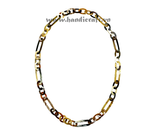 Small oval & round horn necklace