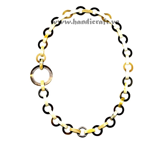 Round horn circles necklace