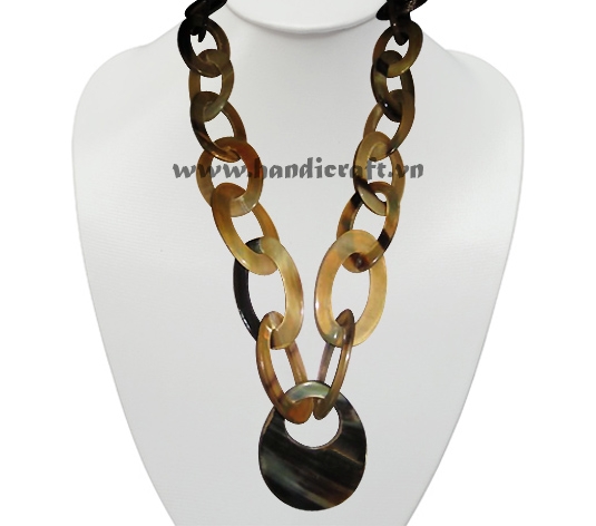 Natural oval horn necklace